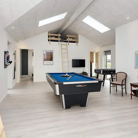 5 Star In Ansager-by Traum